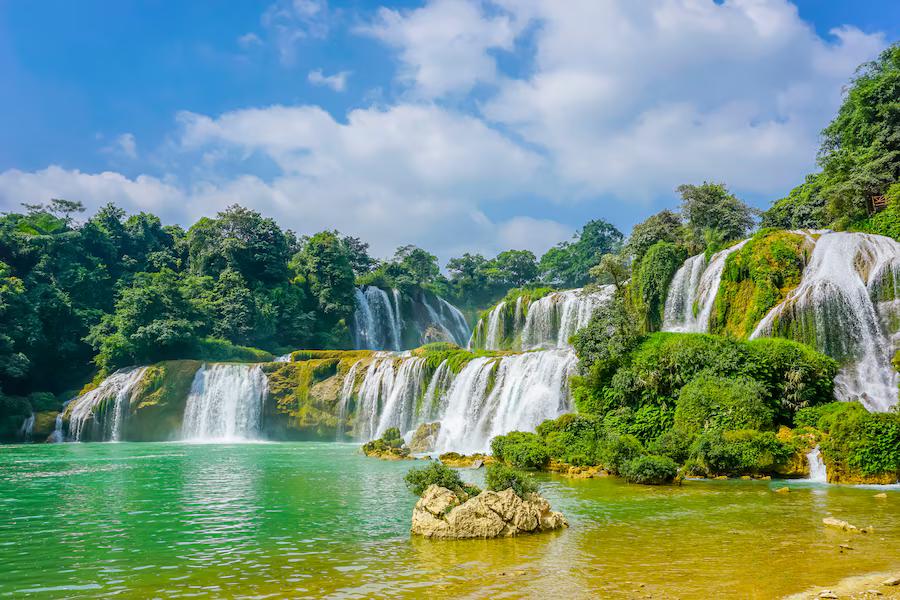 25 Arti Mimpi Melihat Air Terjun yang Indah: Makna dan Simbolisme di Balik Keindahan Alam