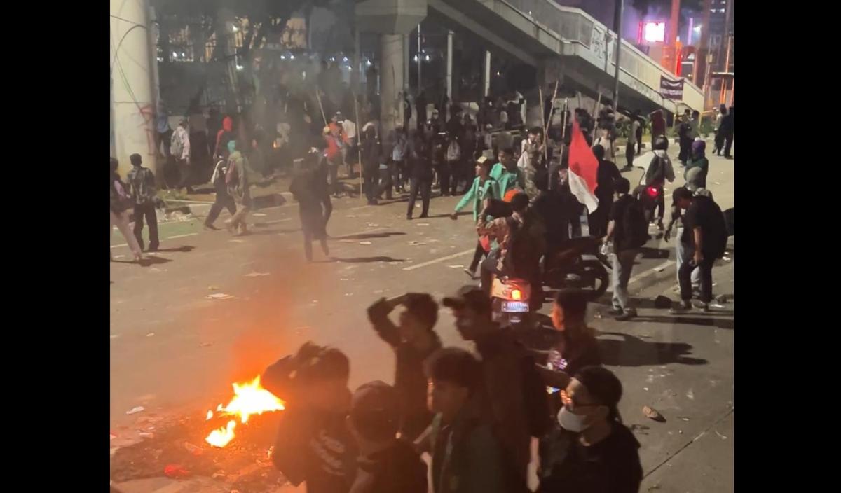 Wartawan Digebukin Pendemo saat Liput Unjuk Rasa Tolak Revisi UU Pilkada