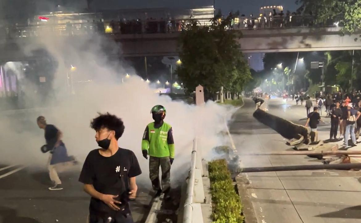 Giliran Oknum Polri-TNI Hajar Wartawan saat Liput Demo Depan Gedung DPR