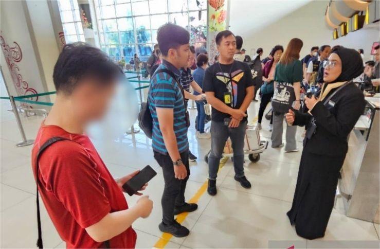 Imigrasi Surabaya Deportasi WNA asal Hongkong