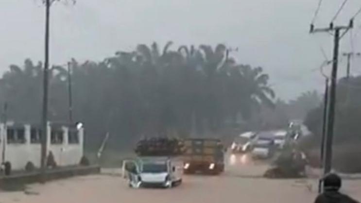 Hujan Guyur Mukomuko Bengkulu, Jalanan Nasional Terputus Sepanjang 50 Meter