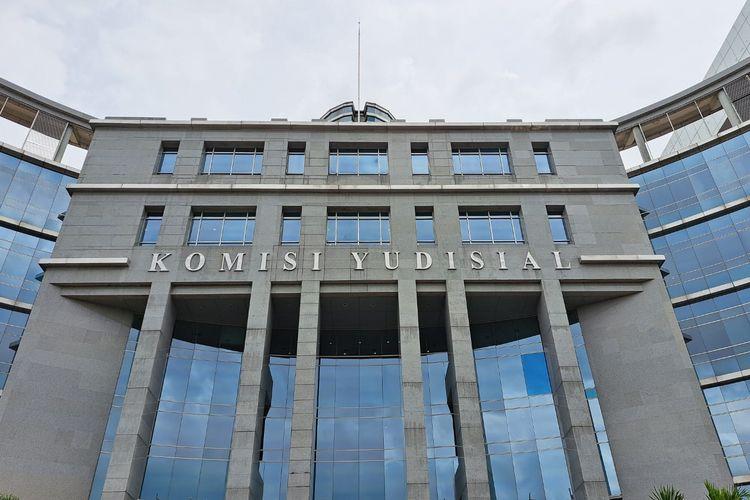 KY Putuskan Nasib Tiga Hakim PN Surabaya dalam Kasus Ronald Tannur pada September