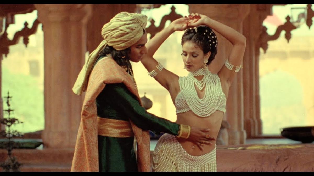 11 Rekomendasi Film Semi India, Khusus Dewasa Bocil Jangan Nonton!