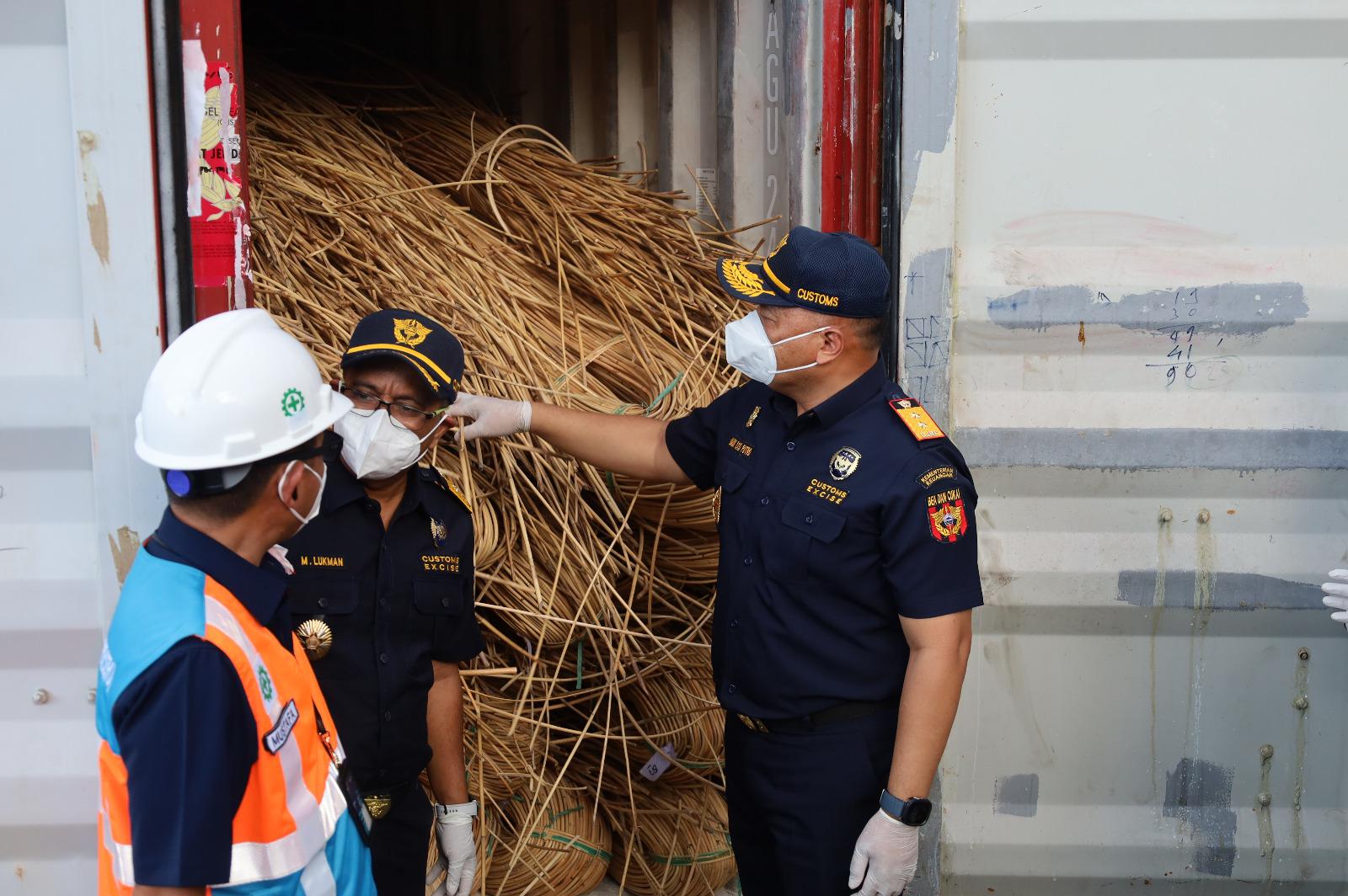 Bea Cukai Gagalkan Penyelundupan 50,3 Ton Rotan Ilegal Tujuan Tiongkok