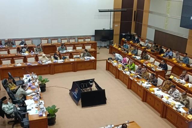 Panas! Pansus Haji DPR Semprot Irjen Kemenag Perihal Kuota Haji Khusus