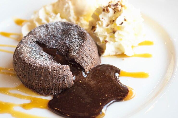 Resep Lava Cake: Tips Membuat Kue Coklat yang Mudah dan Lezat