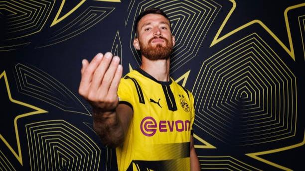 Dormund Pinjamkan Salih Ozcan ke VfL Wolfsburg