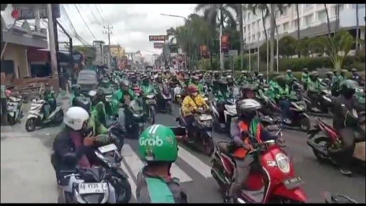 Sederet Fakta Ribuan Driver Ojol Lakukan Demo Tuntut Keadilan Mitra