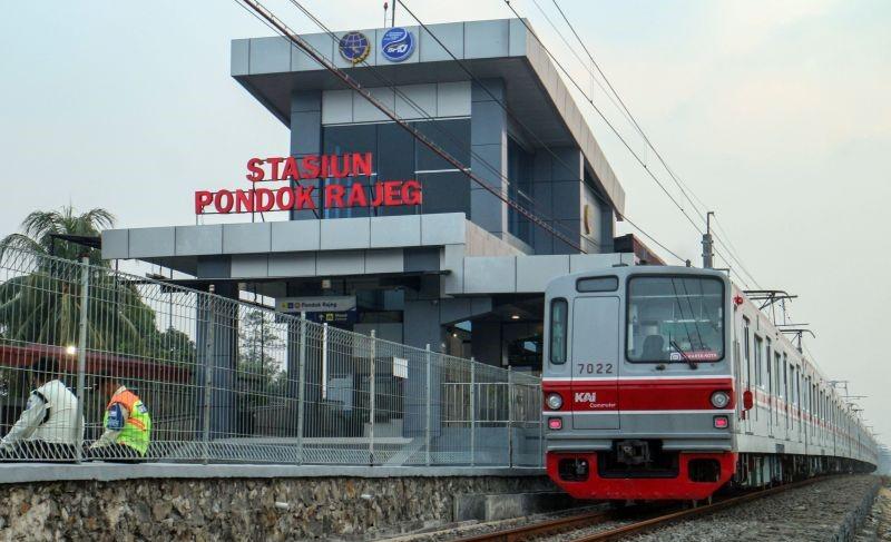 Jokowi Sebut Belum Ada Rapat Soal Rencana Tarif KRL Berbasis NIK