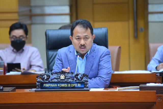 KY Usul Pecat 3 Hakim Pembebas Ronald Tannur, Komisi III DPR: Langkah Positif