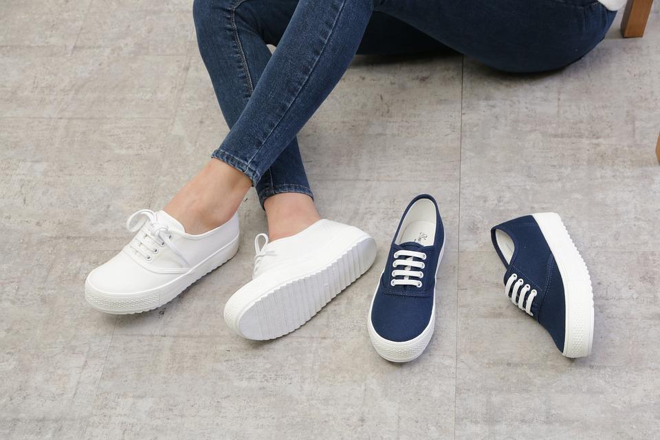 Pakar Kesehatan: Ini Model Sepatu Terbaik untuk Dipakai di Pesawat