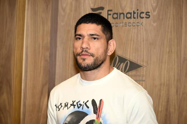 Alex Pereira Siap Turun Kelas untuk Hadapi Dricus du Plessis