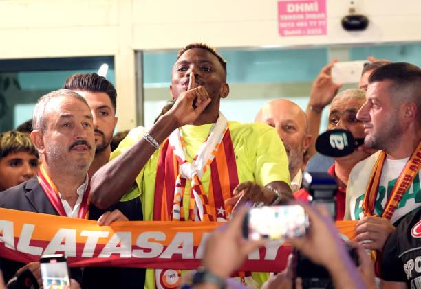 Victor Osimhen Resmi Dipinjamkan ke Galatasaray