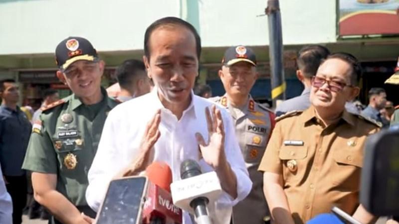Presiden Jokowi Setujui Pengunduran Diri Risma dari Mensos