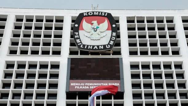 Suami Betty Epsilon Maju Cabup Malteng, KPU Pastikan Independen