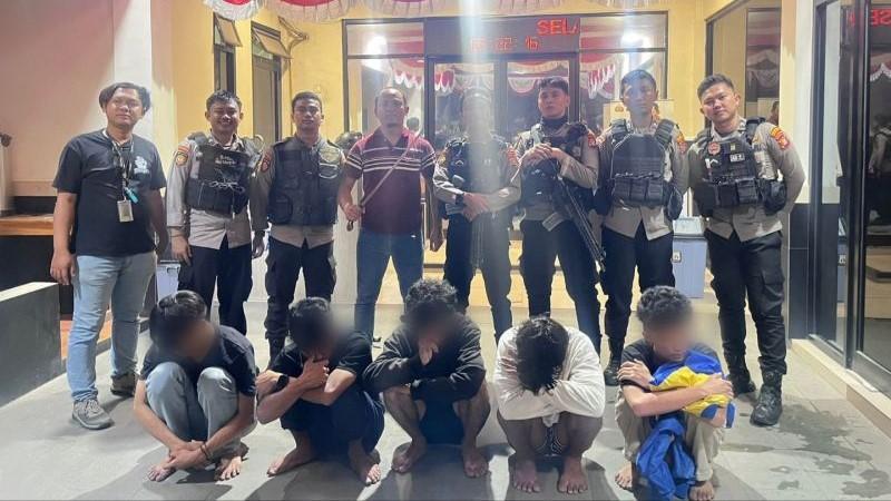 Polisi Amankan 11 Remaja Hendak Tawuran di Jakbar, Ada yang Bawa Sinte