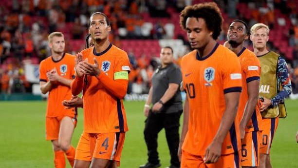 Virgil Van Dijk Ogah Salaman dengan Joshua Zirkzee