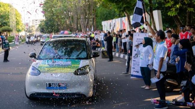 PLN Gelar Konvoi EV untuk Peringati HPN di Ternate