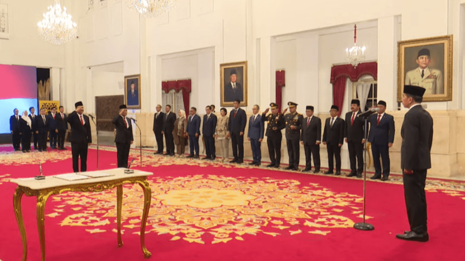 Pelantikan Pejabat Negara dan Pembacaan Sumpah Anggota Dewan Komisioner LPS