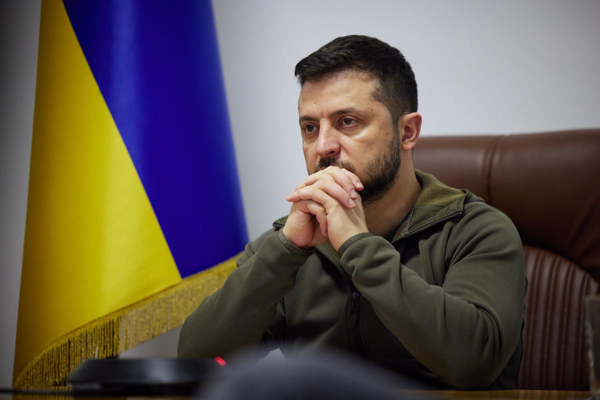 Zelensky Ungkap 3 Petugas Tewas Usai Rusia Serang Kendaraan Palang Merah di Ukraina