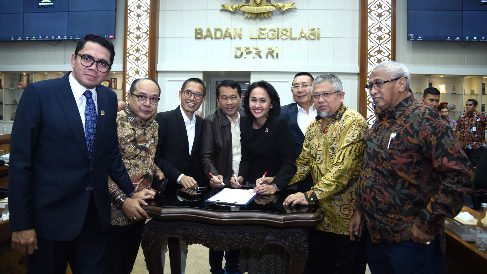 Sembilan Perubahan Penting dalam Regulasi Imigrasi Indonesia yang Disetujui Baleg