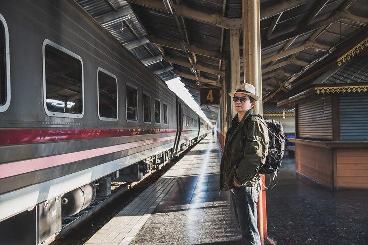 11 Tips Mengatasi Bosan di Kereta Api Saat Perjalanan Jauh