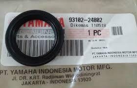 4 Penyebab Umum Seal Kruk As Motor Bocor, Bisa Merambah ke Mesin!