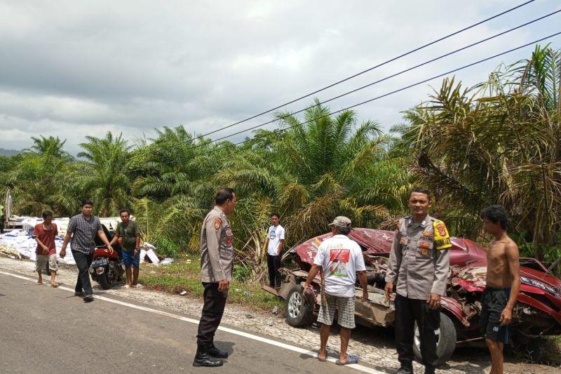 Polisi Tangkap Sopir Truk Fuso Tabrak Minibus Tewaskan 2 Orang di Lampung