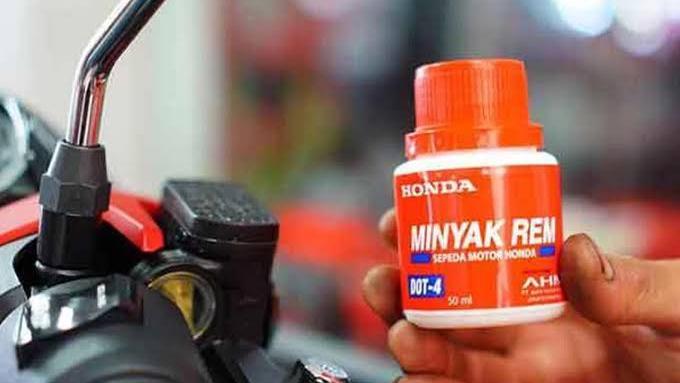 Catat! Ini Cara Kuras Minyak Rem Motor dengan Mudah