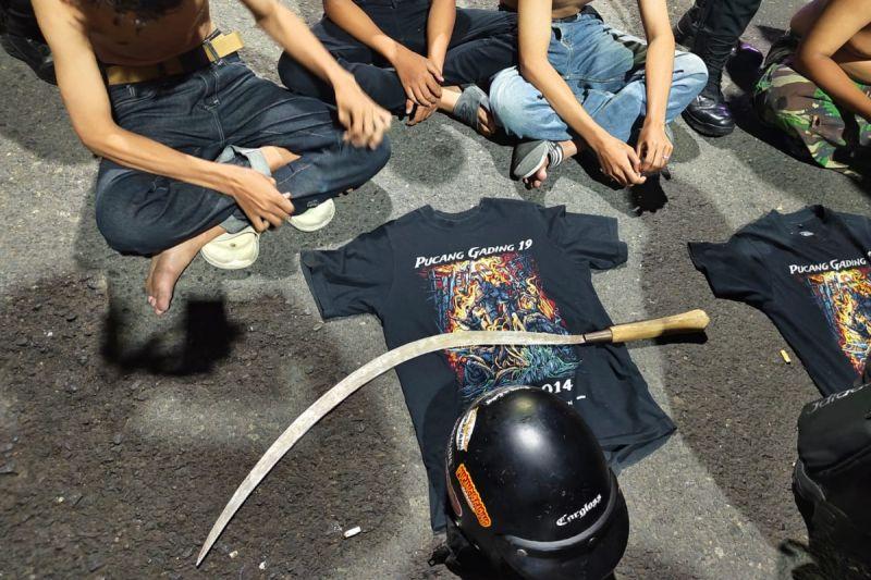 20 Remaja Bersajam Mau Tawuran di Semarang Ditangkap Polisi
