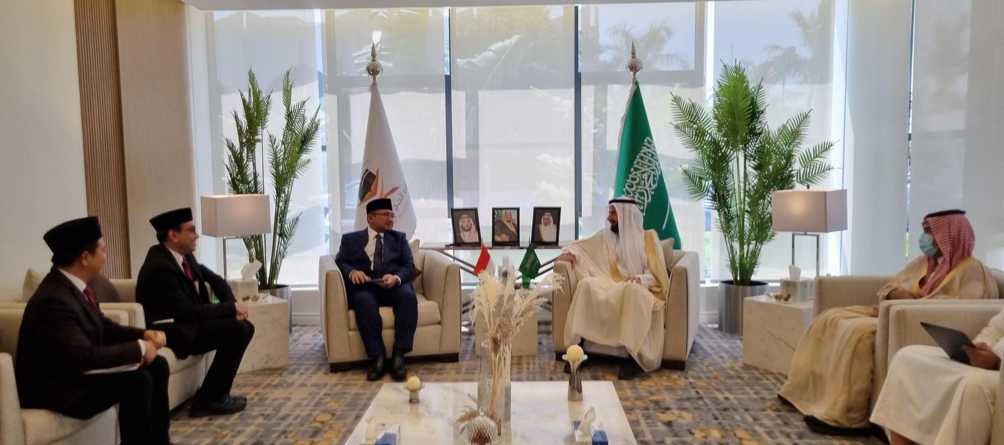Menag Yaqut Bertemu Menhaj Saudi Bahas Persiapan Haji 2025