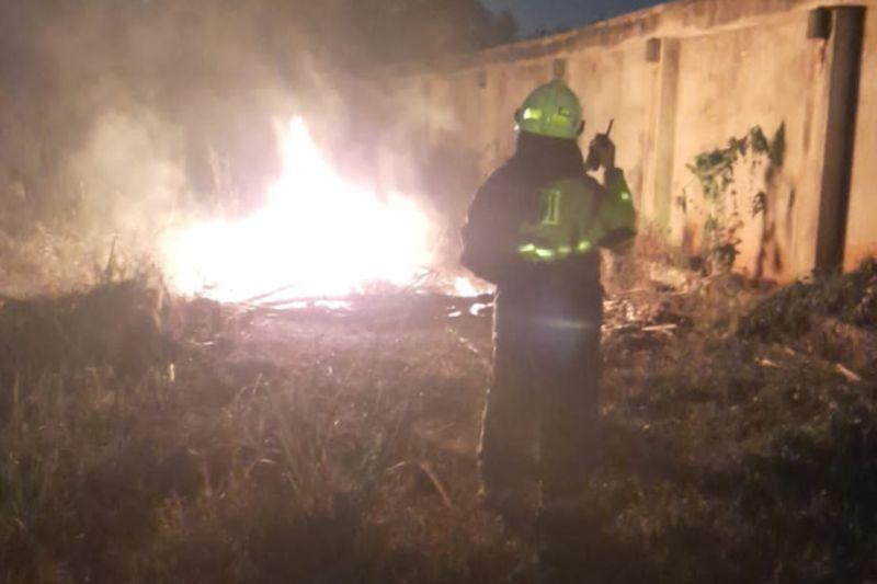 Gulkarmat Jaksel Pastikan Hanya Sampah yang Terbakar di Pejaten Shelter