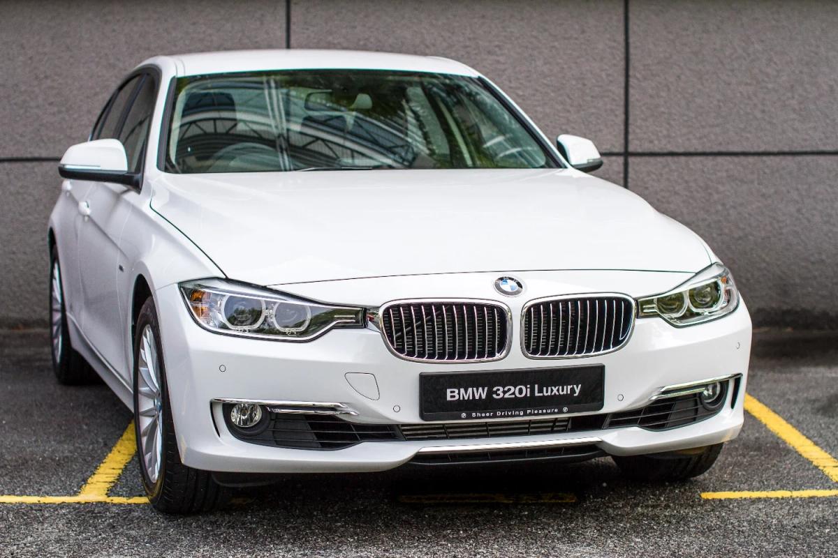 Intip BMW 320i CKD AT yang Digunakan Kaesang Pulang dari KPK