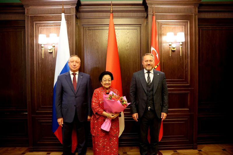 Megawati Temui Gubernur dan Ketua Parlemen St. Petersburg di Rusia
