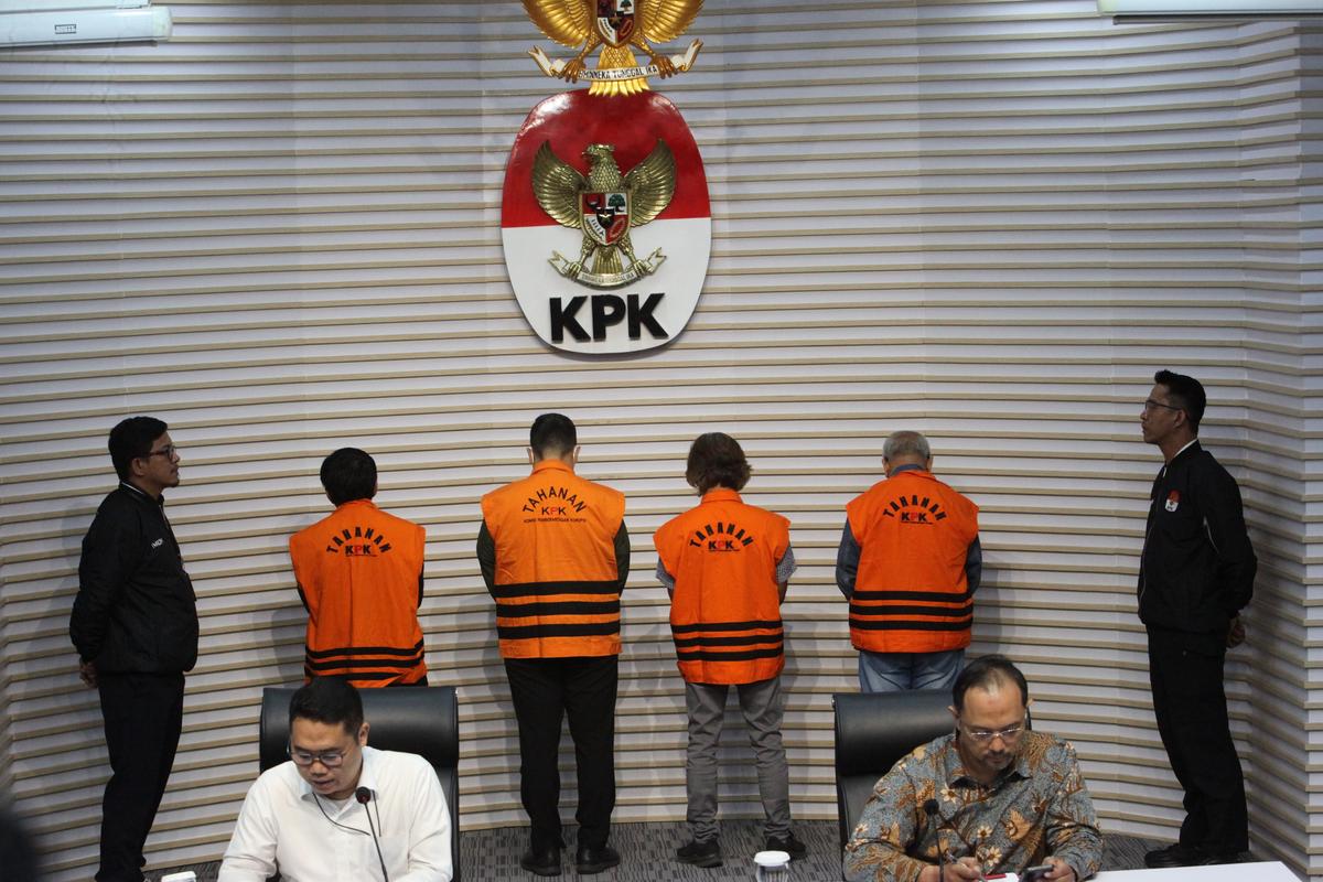 KPK Tahan Tersangka Korupsi Lahan Rorotan