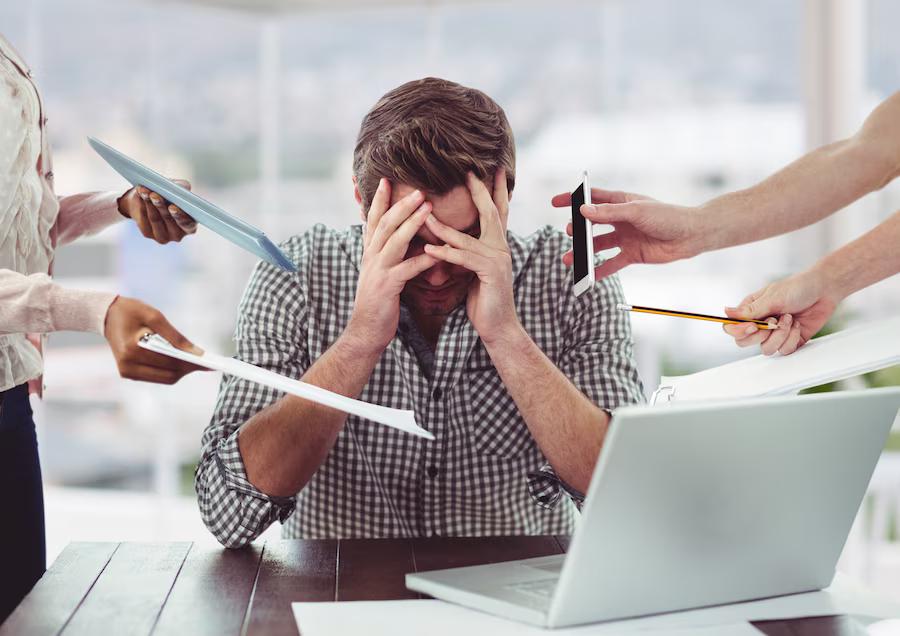 Generasi Milenial Jepang Terperangkap dengan Budaya Always-on: Karoshi Era AI
