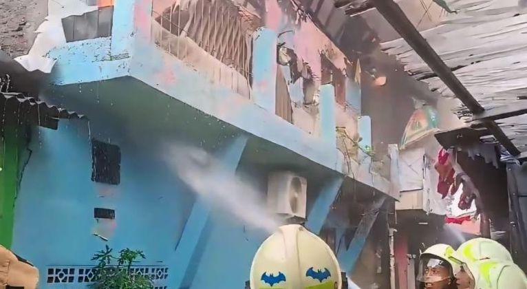 Rumah Kontrakan di Pulogadung Kebakaran, 3 Balita Tewas