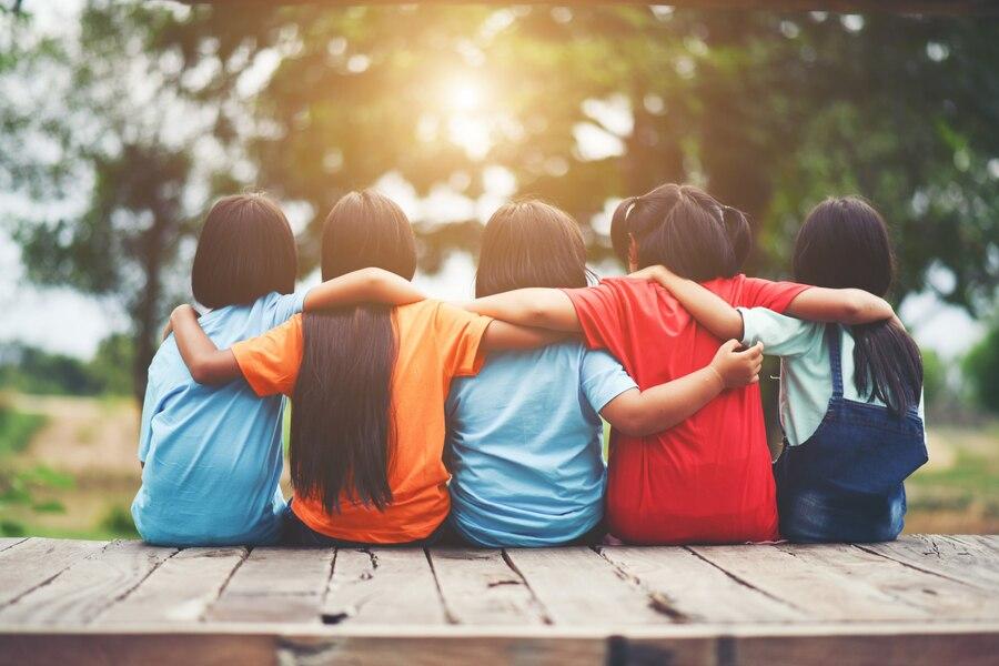 15 Contoh Cerpen Persahabatan Singkat dan Inspiratif