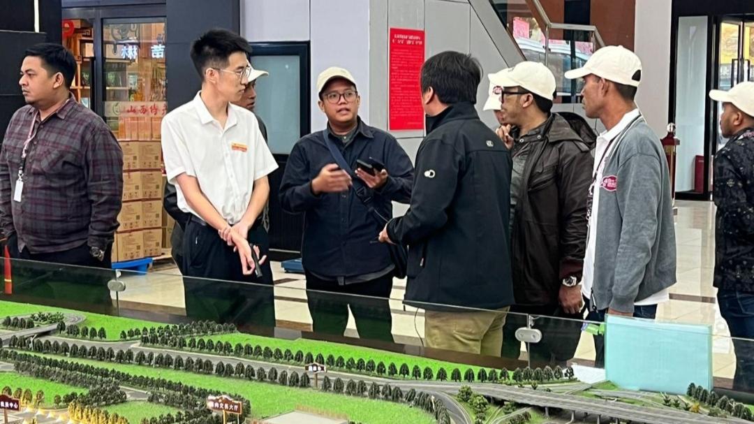 Ikut Program Benchmarking ke China, Belasan Kades Kunjungi Pasar Induk Terbesar di Asia