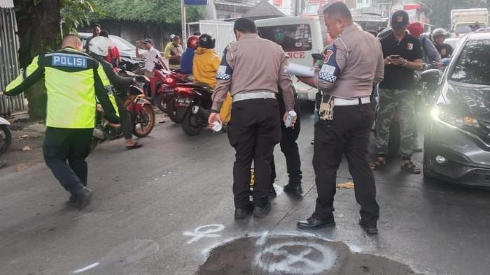 Gagal Salip Bus, Seorang Pemotor di Bogor Tewas Terlindas