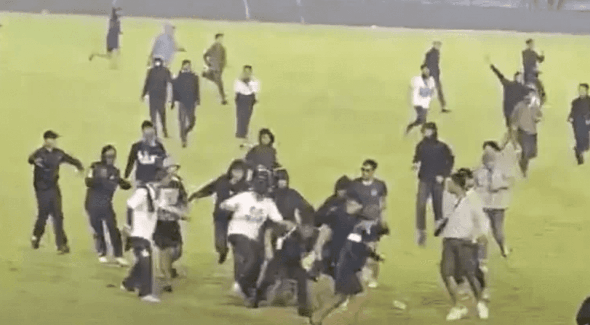 PT Liga Indonesia Baru Mengecam Kericuhan Penonton di Bandung
