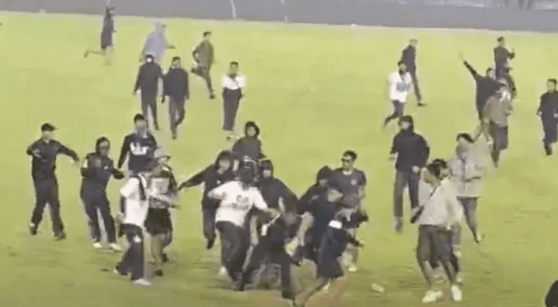 PT Liga Indonesia Baru Mengecam Kericuhan Penonton di Bandung
