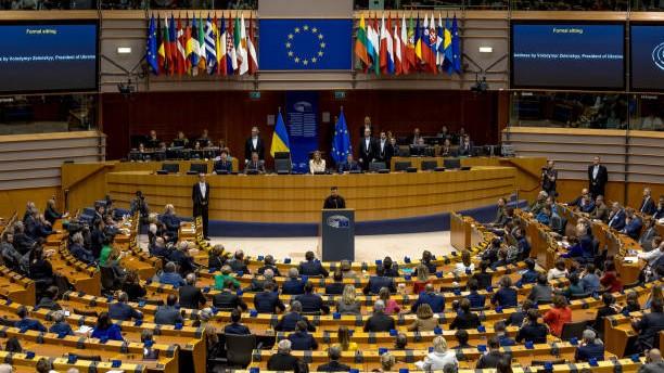 Ramai-ramai Anggota Parlemen Eropa Kutuk Bom Israel ke Lebanon
