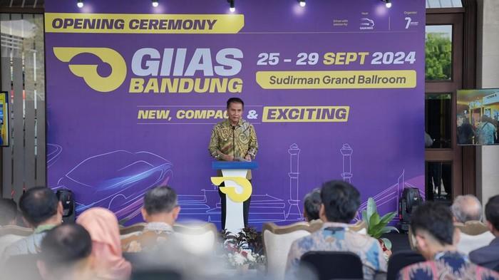 GIIAS Bandung 2024 Dibuka, Bey Machmudin Kagumi Inovasi Teknologi Otomotif