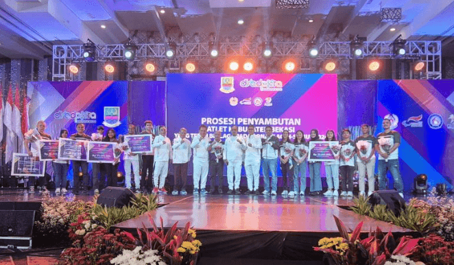 Pemerintah Kabupaten Bekasi Serahkan Bonus kepada Atlet PON XXI Aceh-Sumatera Utara 2024