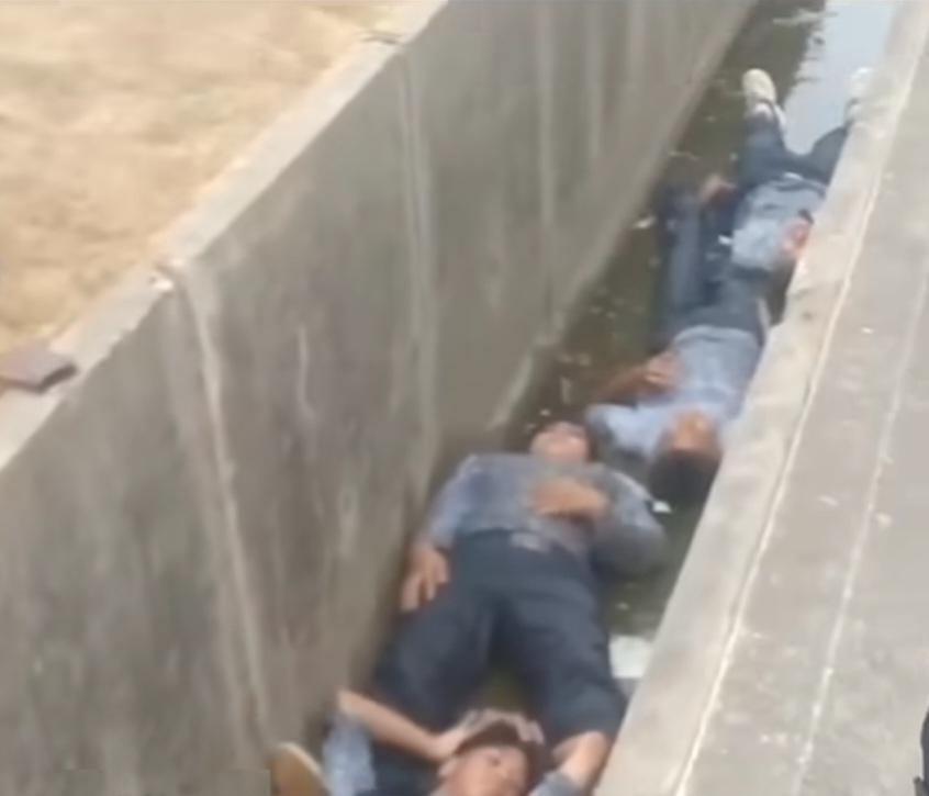 Viral Siswa SMP Dihukum Tiduran di Selokan karena Balap Liar