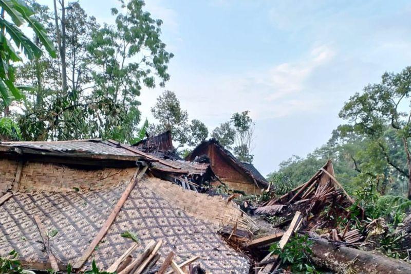 7 Rumah Warga Badui Rusak Diterjang Angin Puting Beliung