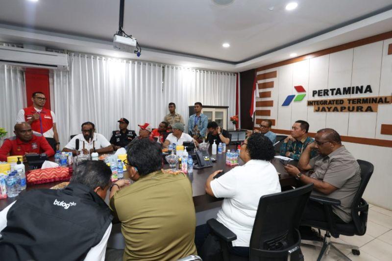 Penjabat Gubernur Papua Dorong Pertamina Perluas SPBU, Hadapi Tantangan Investasi Lahan
