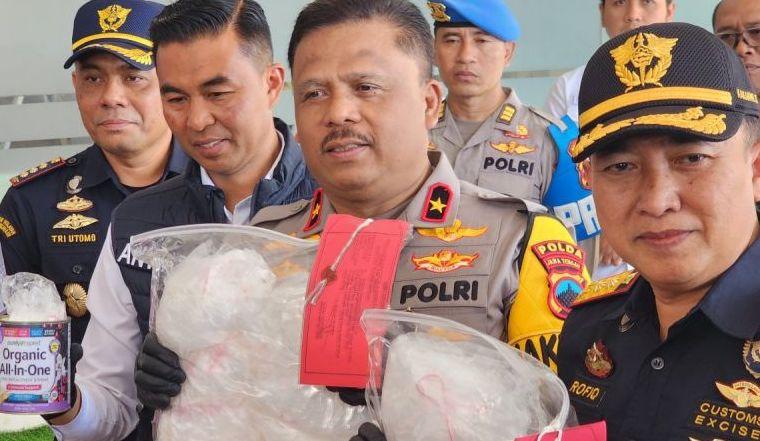 Polisi Gagalkan Pengiriman 12 Kg Sabu dalam Kaleng Susu di Semarang, Kurir Ditangkap