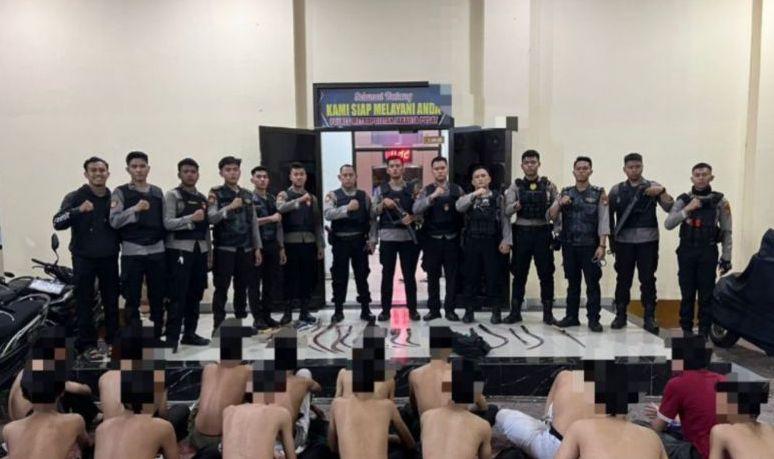 31 Pelajar Diduga Mau Tawuran Bawa Sajam-Air Keras di Jakpus Ditangkap Polisi